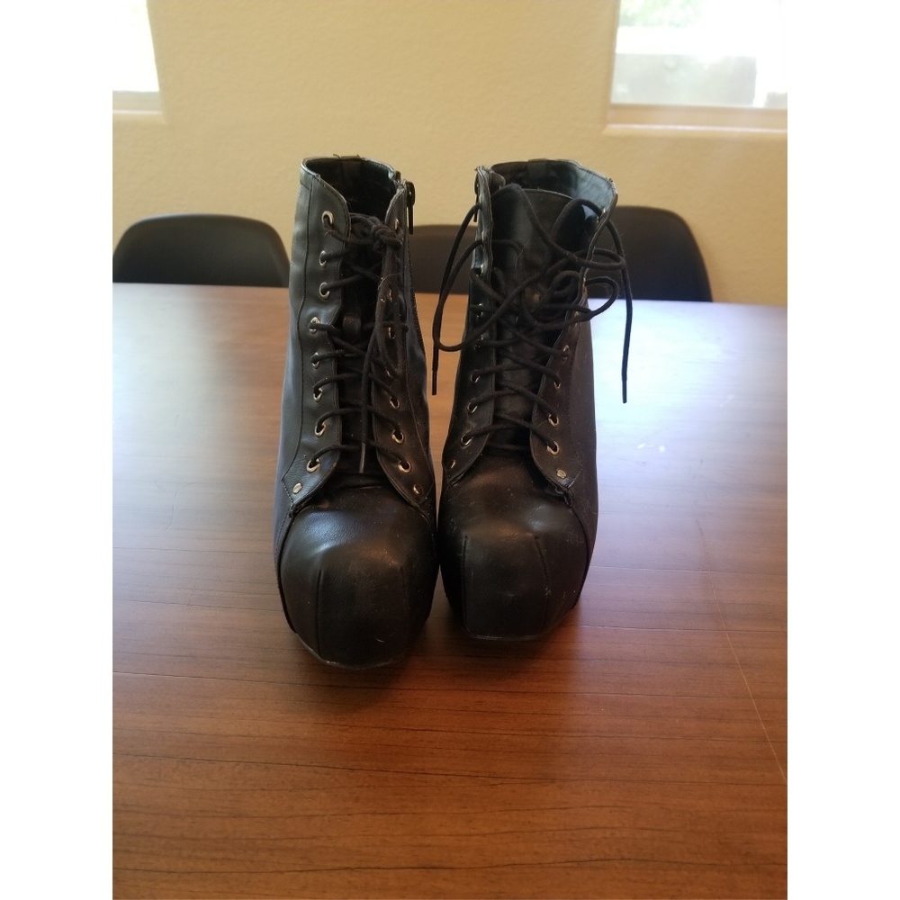 Breckelle's Black Platform Bootie
